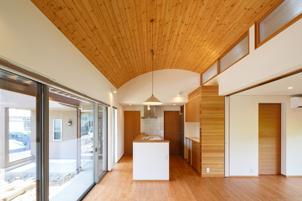 平屋の様な2階建て