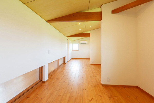 平屋の様な2階建て